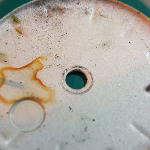 Продукты износа на циферблате