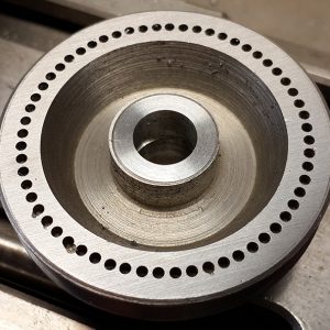 Устанавливаем и подрезаем втулку