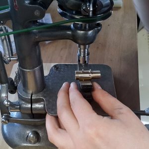 Сверлим отверстие для масленки