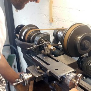 Режем нижнюю втулку