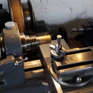 Режем нижнюю втулку